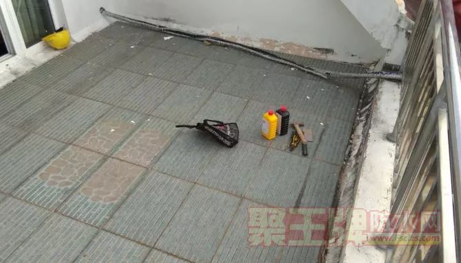 ϾСסլ棬¶̨ˮȷ