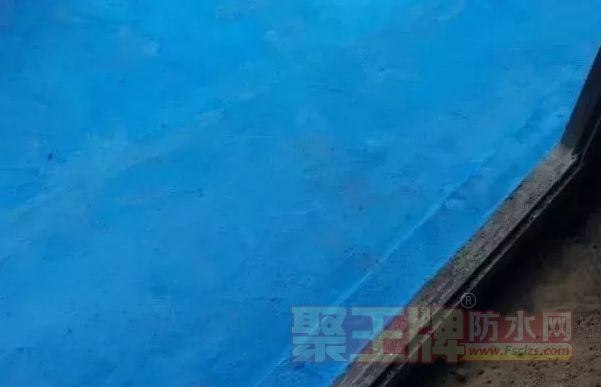 Ϳˢˮʱߡ©ˮڡ̨żĽӷҪͷͿˢԲ©ҪϸͿˢ