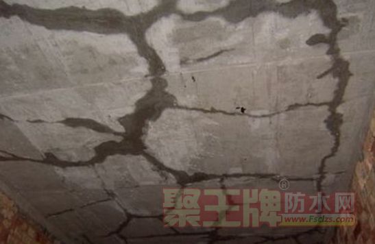 屋顶漏水怎么处理？